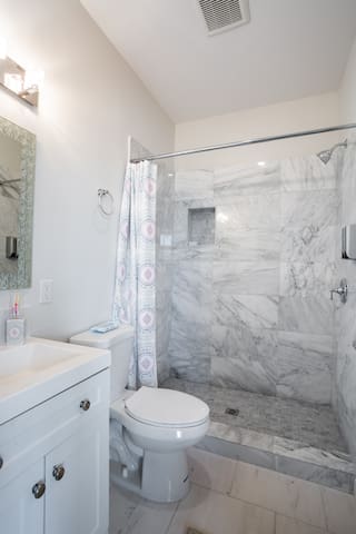 2 Bedroom, 2 Bathroom Detached Apt Max 7 Sleepers - Foto 41