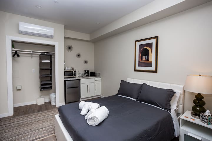 Studio with Large Balcony- San Diego Gateway