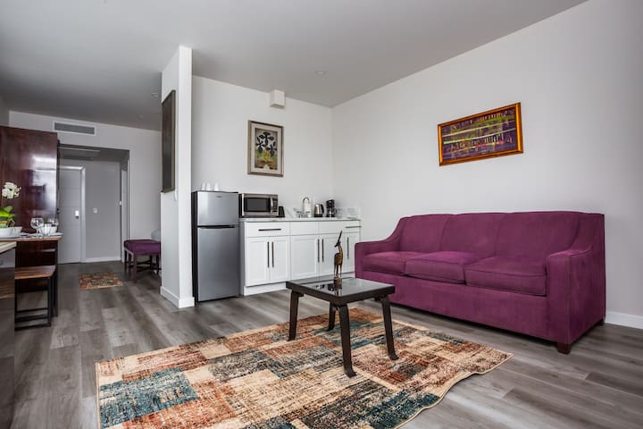 Prime Location - Awesome View -1 bedroom Apartment