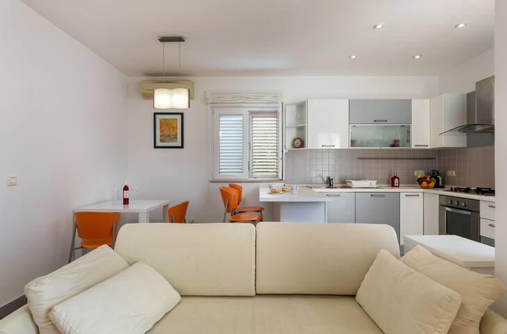 One-bedroom app ALBIS with balcony and parking