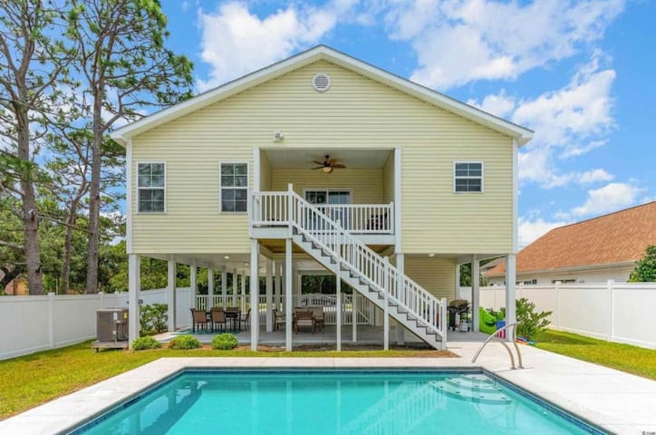 Dog friendly, no pet fee! 4bd home w/private pool.