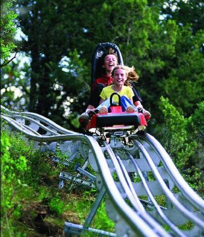 Deluxe Redone Country Inn Suite at Jiminy-Sleeps 4 - Ski On/Off at Mountain Base - Foto 24