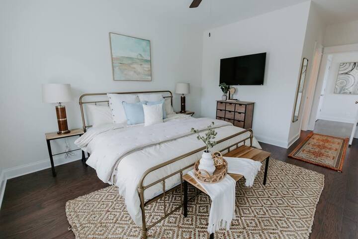 NEW Family Friendly Maple Mansion | Sleeps 28 - Foto 5