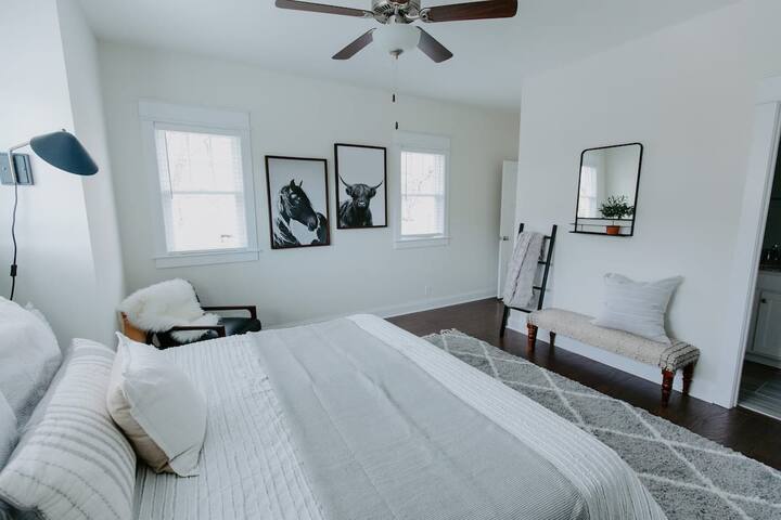 NEW Family Friendly Maple Mansion | Sleeps 28 - Foto 7