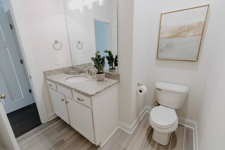 NEW Family Friendly Maple Mansion | Sleeps 28 - Foto 8