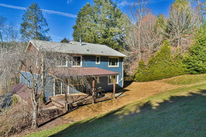 N. Asheville 5BR Retreat: Hot Tub, Fire Pit - Foto 35
