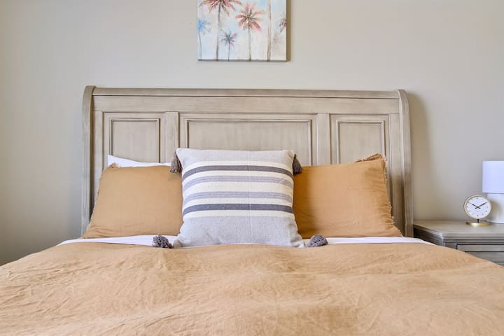 Modern & Luxurious 3 bedroom caldwell townhome - Photo 2
