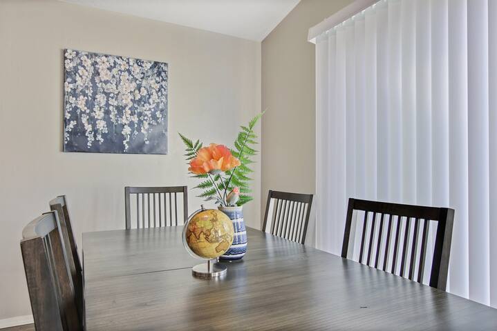 Modern & Luxurious 3 bedroom caldwell townhome - Photo 4