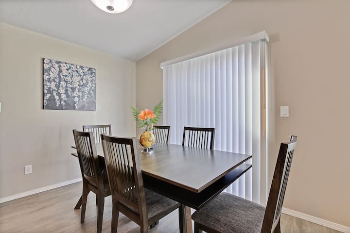 Modern & Luxurious 3 bedroom caldwell townhome - Photo 10