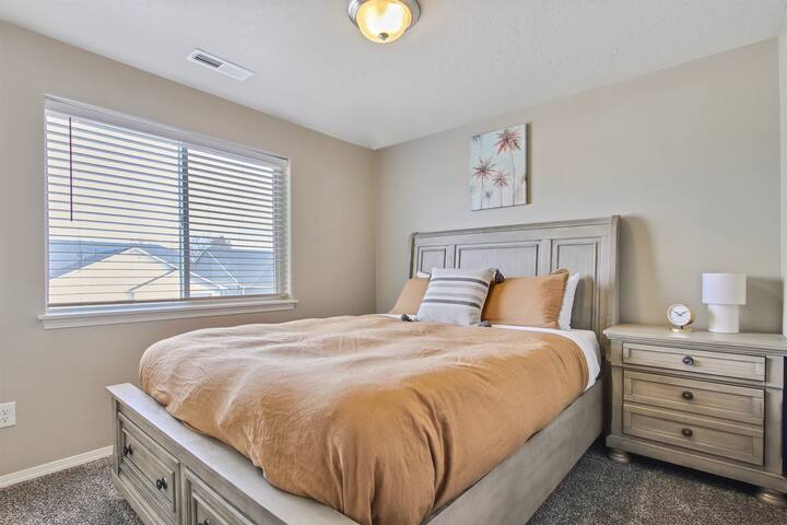 Modern & Luxurious 3 bedroom caldwell townhome - Photo 26