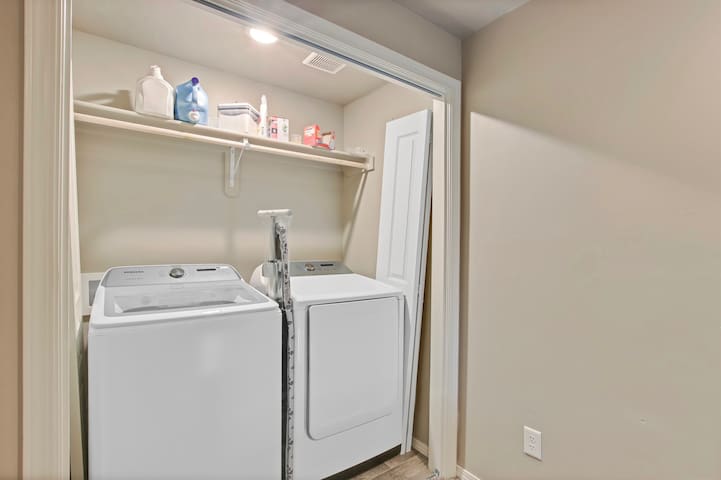 Modern & Luxurious 3 bedroom caldwell townhome - Photo 27