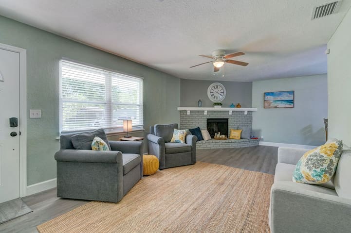 Pet-Friendly Home w/ Heated Pool & Screened Lanai - Foto 13