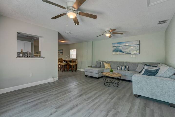Pet-Friendly Home w/ Heated Pool & Screened Lanai - Foto 15