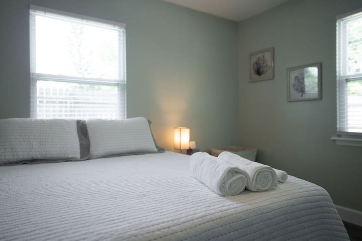 Pet-Friendly Home w/ Heated Pool & Screened Lanai - Foto 25