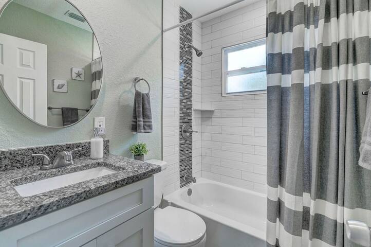 Pet-Friendly Home w/ Heated Pool & Screened Lanai - Foto 27