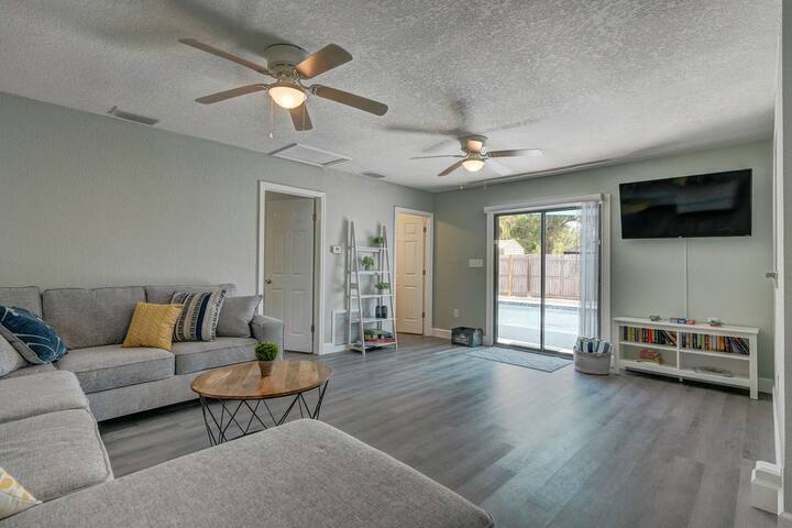 Pet-Friendly Home w/ Heated Pool & Screened Lanai - Foto 16