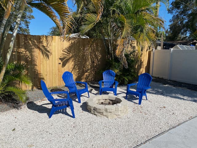 Pet-Friendly Home w/ Heated Pool & Screened Lanai - Foto 3