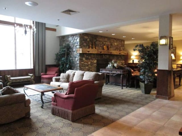 Chic 2BR Suite on Jiminy Mtn Sleeps 8 - Gorgeous - Foto 19