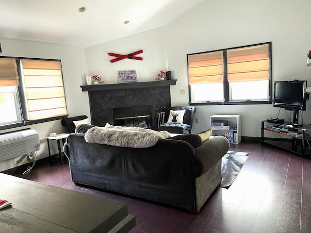 Chic 2BR Suite on Jiminy Mtn Sleeps 8 - Gorgeous - Foto 4