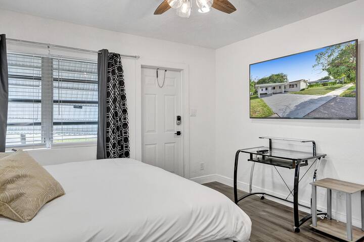 Luxury Studio near Everything - Parking - Beach