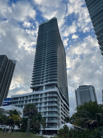 Luxury Apartment With Amazing Views BY rent4us
