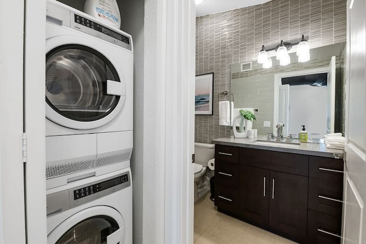 Suite 201: 2 Bed/2 Bath, Htd Pool, Gym, Free Bikes - Foto 25