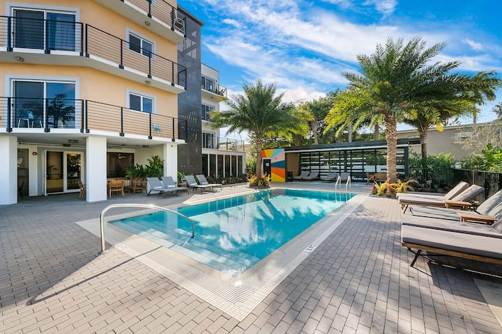 Suite 201: 2 Bed/2 Bath, Htd Pool, Gym, Free Bikes - Foto 38