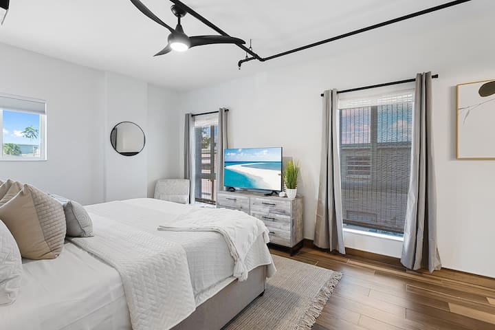 Suite 201: 2 Bed/2 Bath, Htd Pool, Gym, Free Bikes - Foto 33