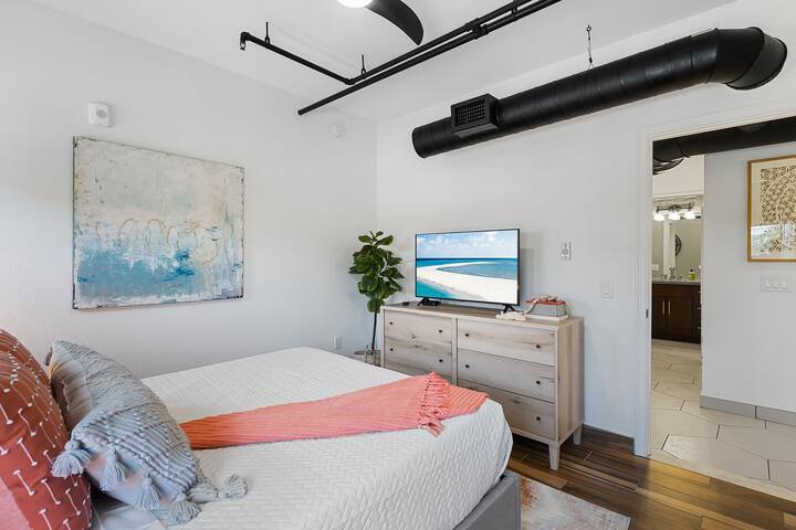Suite 201: 2 Bed/2 Bath, Htd Pool, Gym, Free Bikes - Foto 36