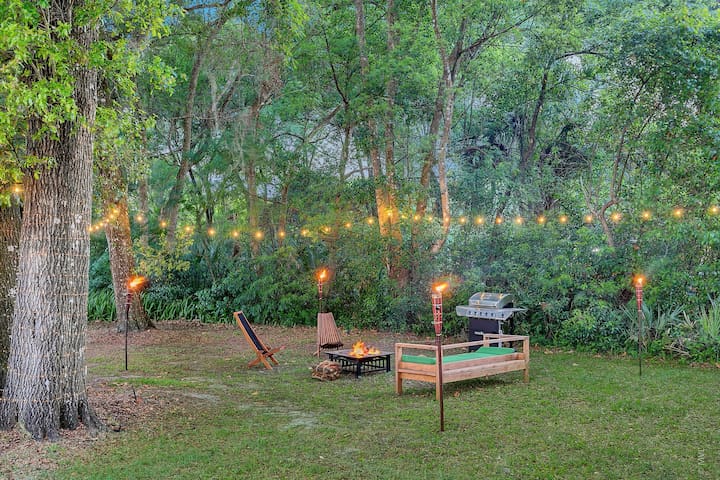 Blue Spring Getaway with Fire Pit - Photo 2