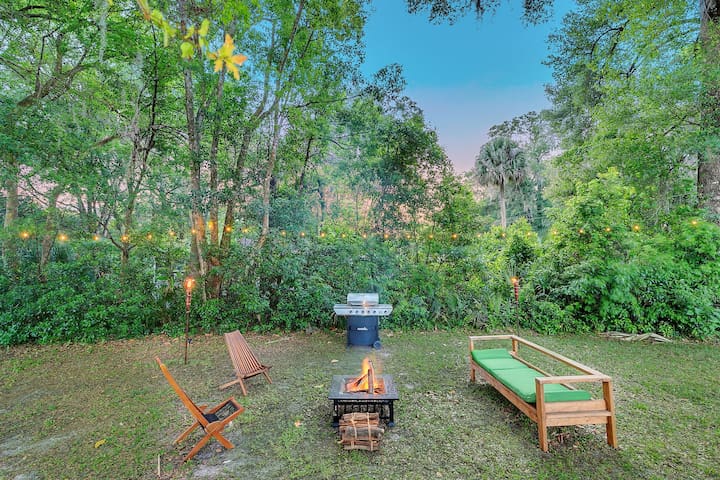 Blue Spring Getaway with Fire Pit - Photo 25