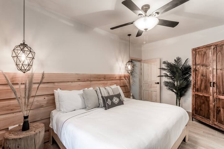 2BR Apt 1st Floor Centro, Best Location w/ Jacuzzi Lounge