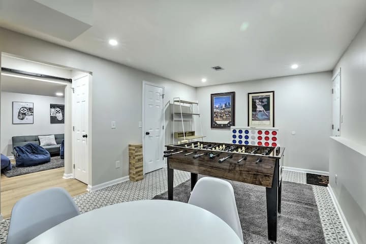 Chic Lilburn Getaway w/Media Room + Fire Pit - Picture 36