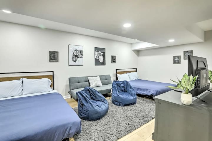 Chic Lilburn Getaway w/Media Room + Fire Pit - Picture 26