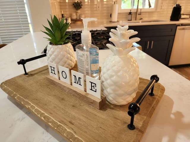 Chic Lilburn Getaway w/Media Room + Fire Pit - Picture 11