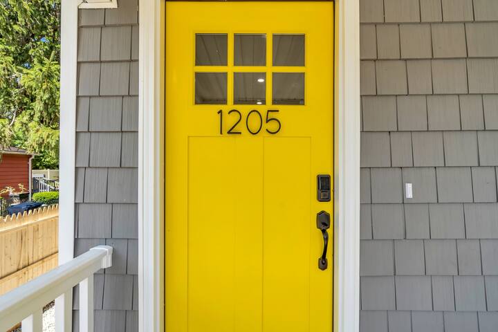 Bradley Park Beach House, Passes Included!