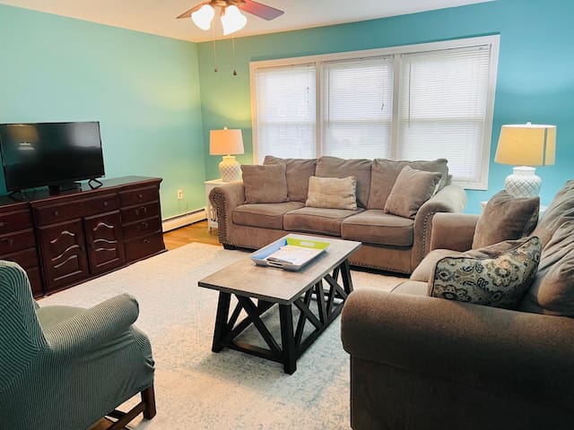 CountrySide close to Amherst, UMass and Noho!