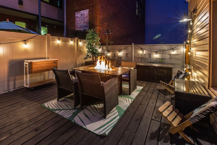 King Bed | Free Parking | BBQ | Fire pit | Arcade
