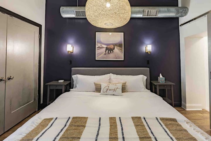 King Bed | Free Parking | BBQ | Fire pit | Arcade