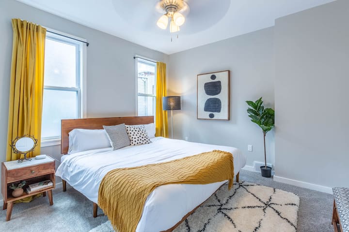 Hot Tub | 2 King Beds | Parking | Family Friendly - Foto 10