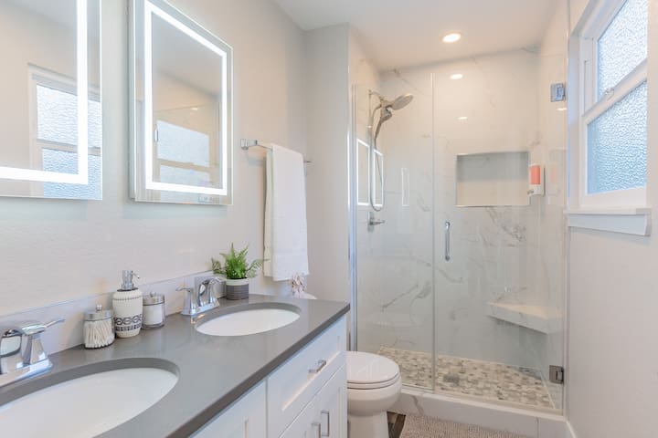 Hot Tub | 2 King Beds | BBQ | Hiking | Fire Pit - Foto 17