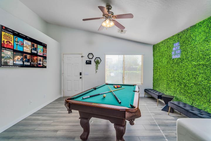Great location! near shopping & entertainment