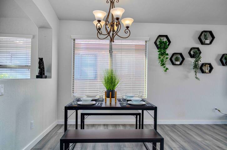 Great location! near shopping & entertainment