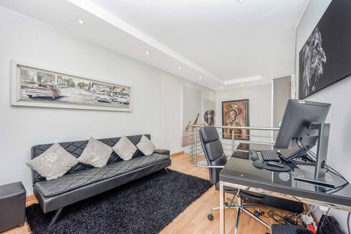 Hydro Park Penthouse Loft