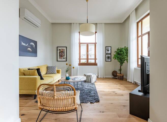 Bright Beautiful New Galata Port Balcony Gem! #260