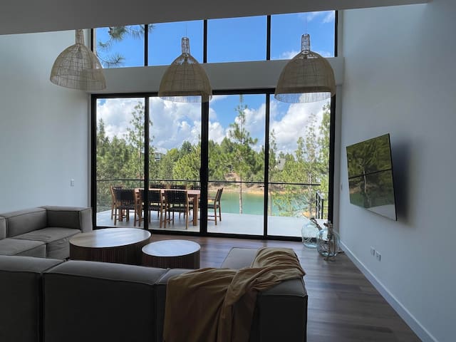 Aqua Guatapé - Lakeside Luxury Villa