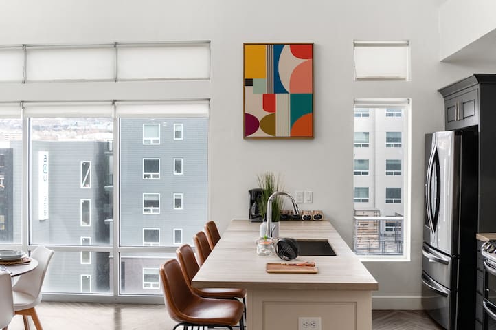 LUX Penthouse Walkable SLC, University, Hospital