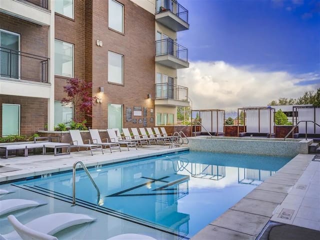 LUX Penthouse Walkable SLC, University, Hospital