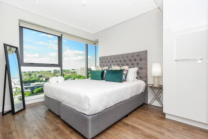 Park Central 1 BR Apartment