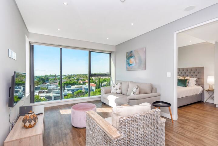 Park Central 1 BR Apartment